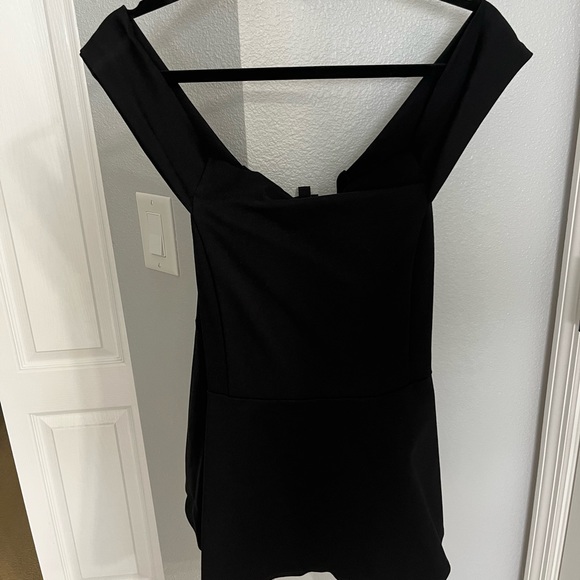 Torrid size 2 off the shoulder peplum top - Picture 3 of 5